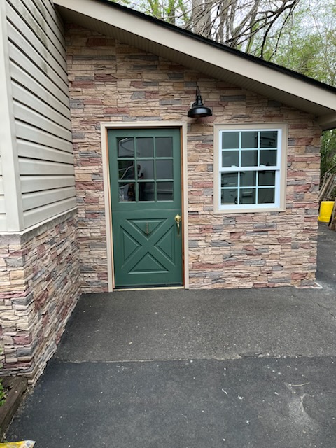 Lynn’s Entrance Accent Wall